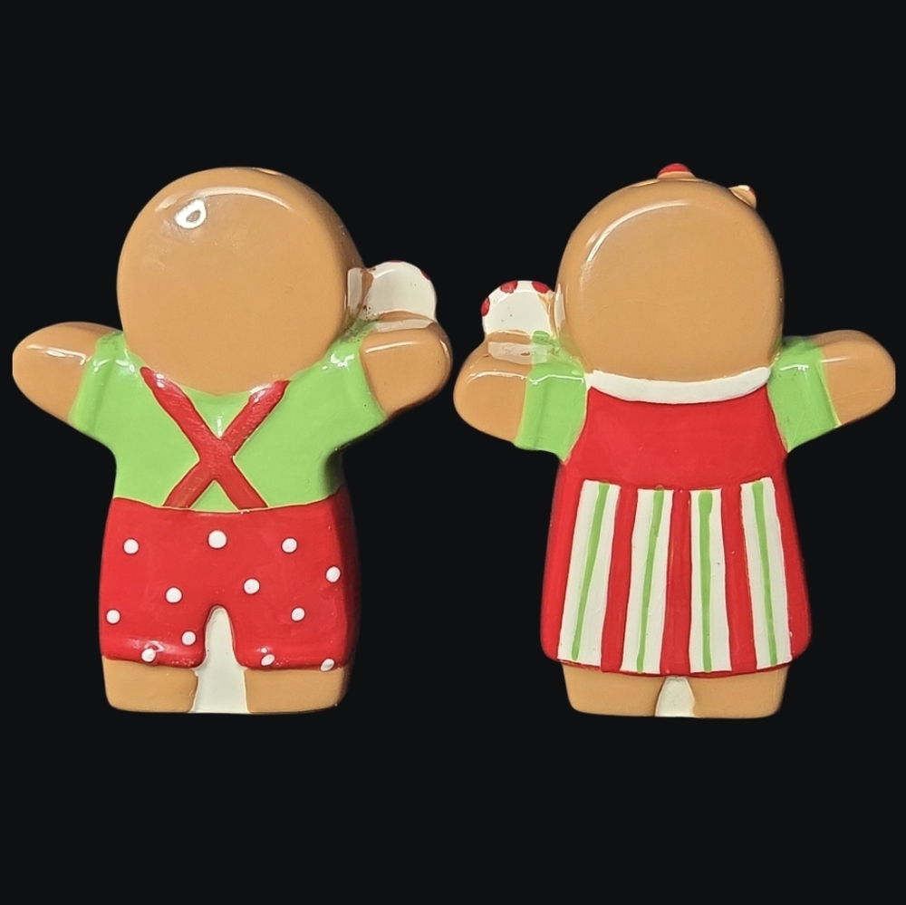 Holiday Gingerbread Man and Woman Salt And Pepper Shaker Set - Picture 3 of 10